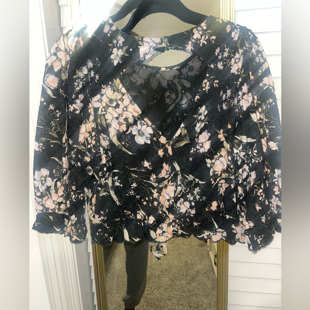 Brand: American eagle Color: black Size: Small